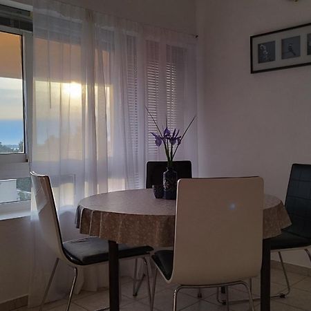 Apartment Mare Vrsi Exterior photo